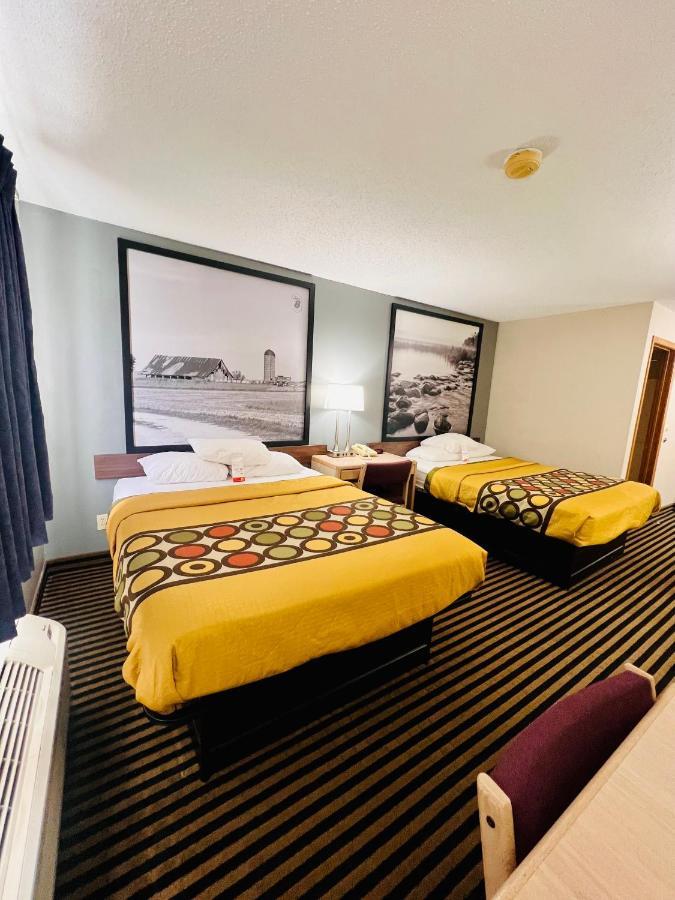 ซูเปอร์ 8 ฮัมโบลต์ Hotel Humboldt ภายนอก รูปภาพ