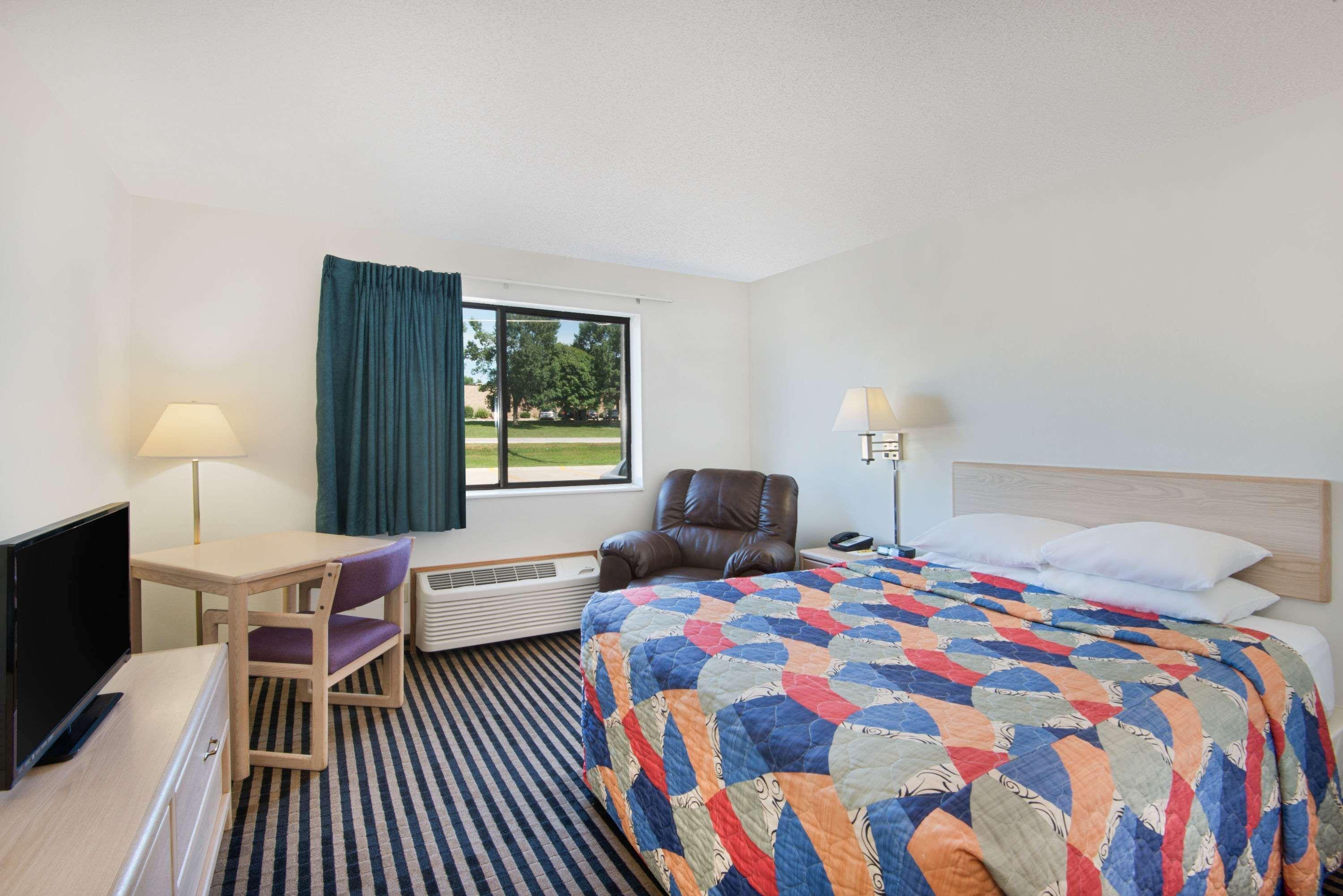 ซูเปอร์ 8 ฮัมโบลต์ Hotel Humboldt ภายนอก รูปภาพ