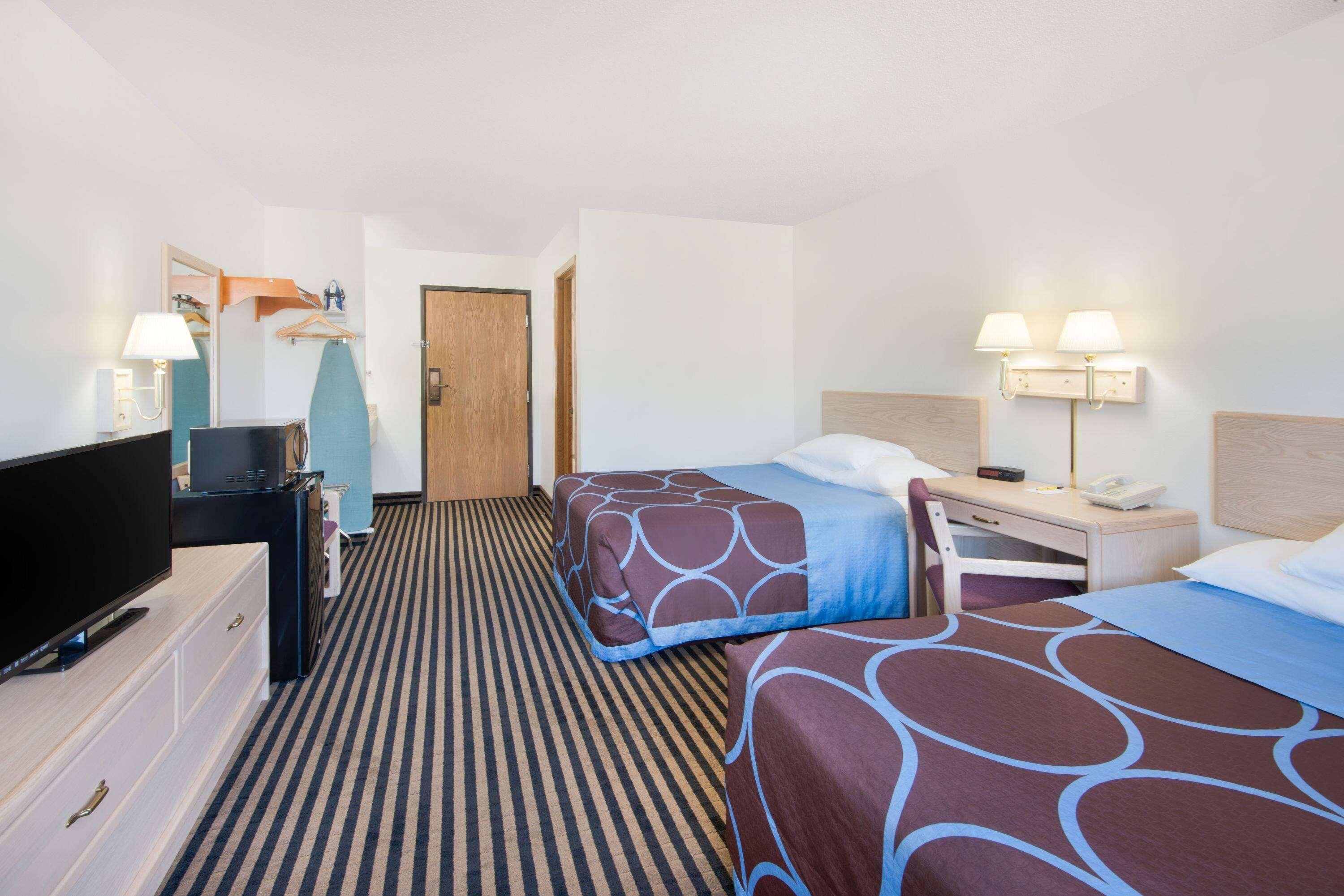 ซูเปอร์ 8 ฮัมโบลต์ Hotel Humboldt ภายนอก รูปภาพ