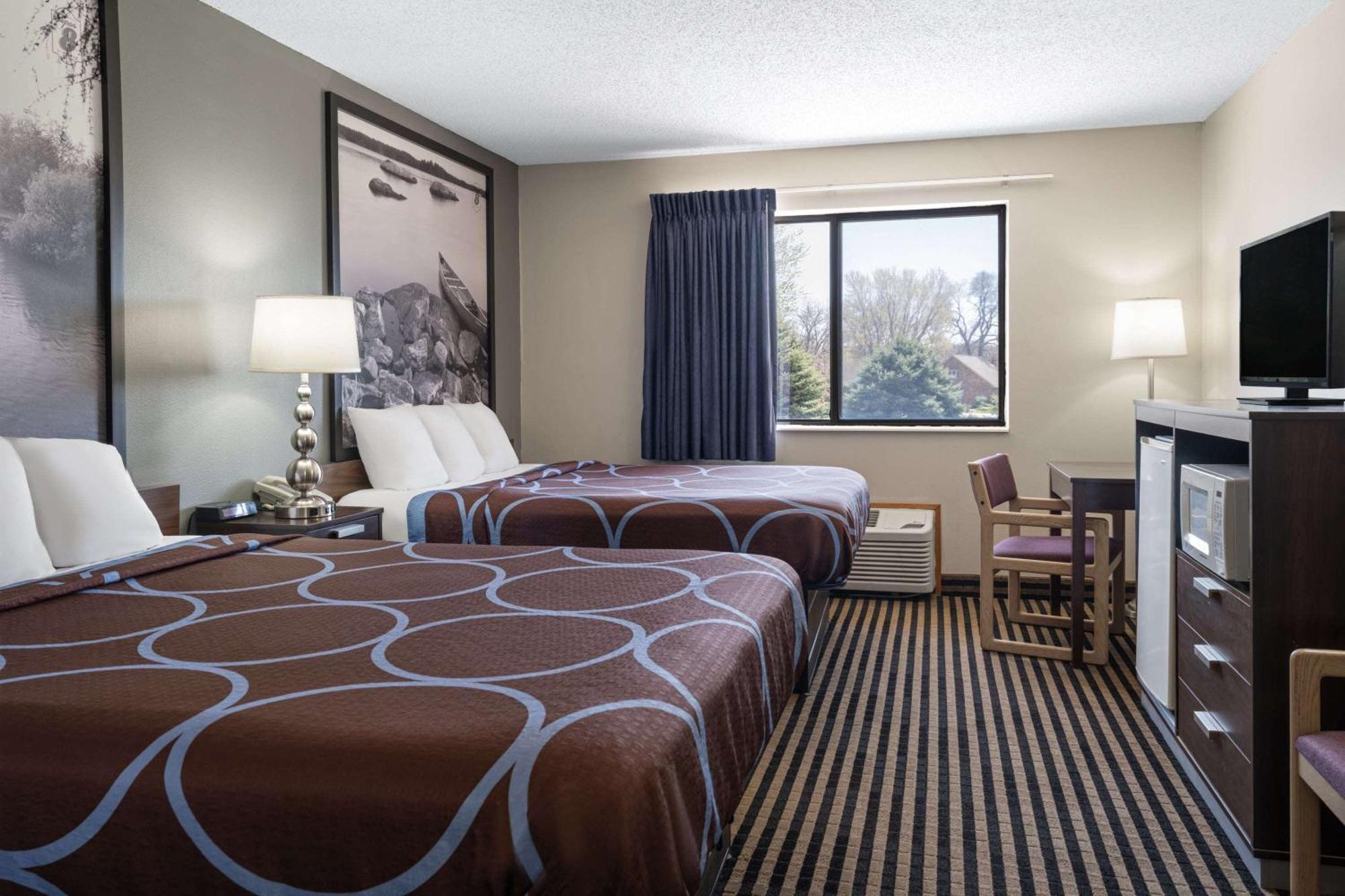 ซูเปอร์ 8 ฮัมโบลต์ Hotel Humboldt ภายนอก รูปภาพ