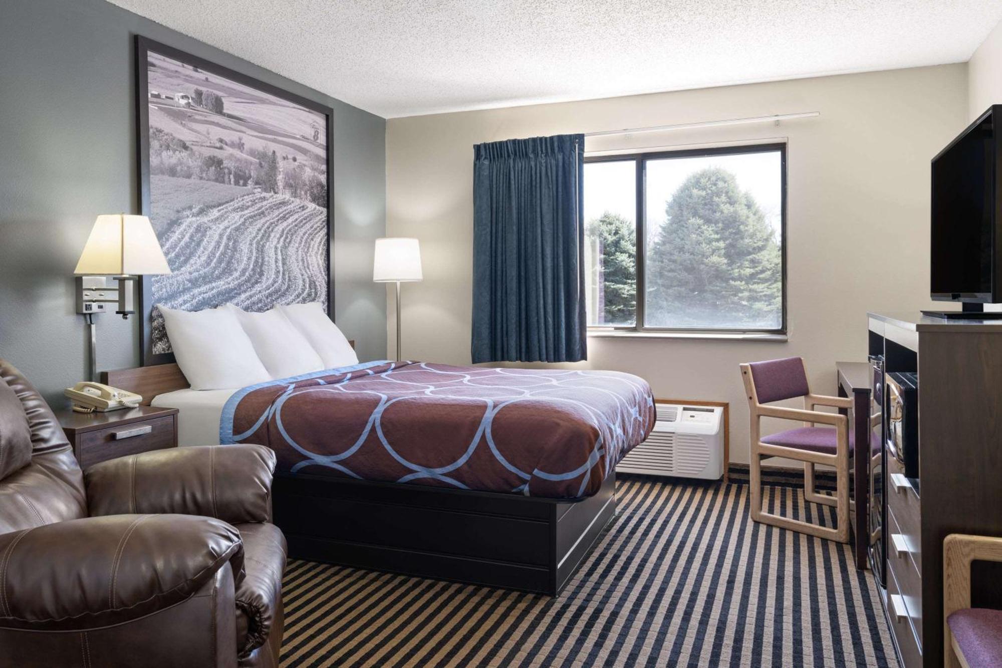 ซูเปอร์ 8 ฮัมโบลต์ Hotel Humboldt ภายนอก รูปภาพ