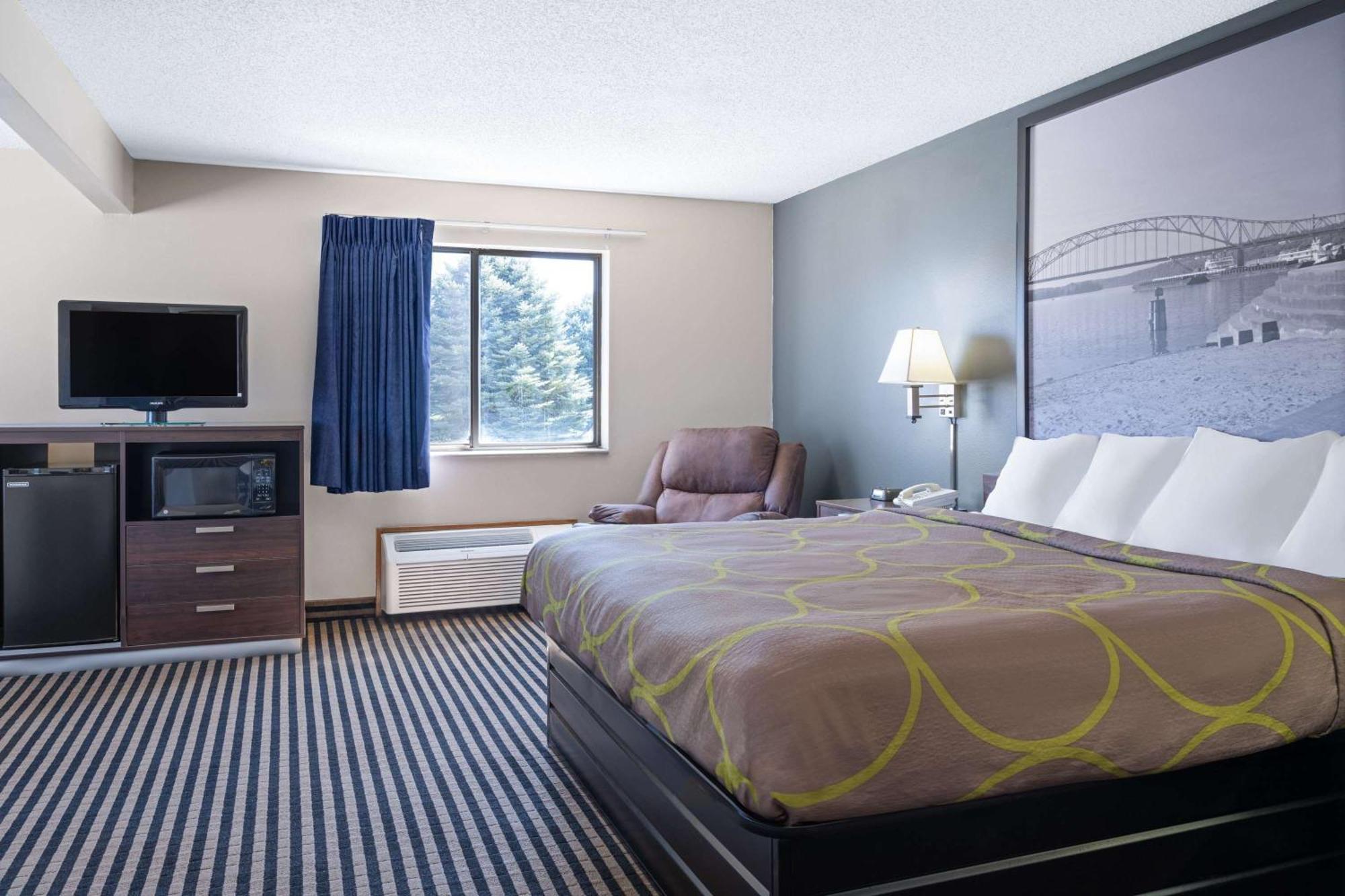 ซูเปอร์ 8 ฮัมโบลต์ Hotel Humboldt ภายนอก รูปภาพ